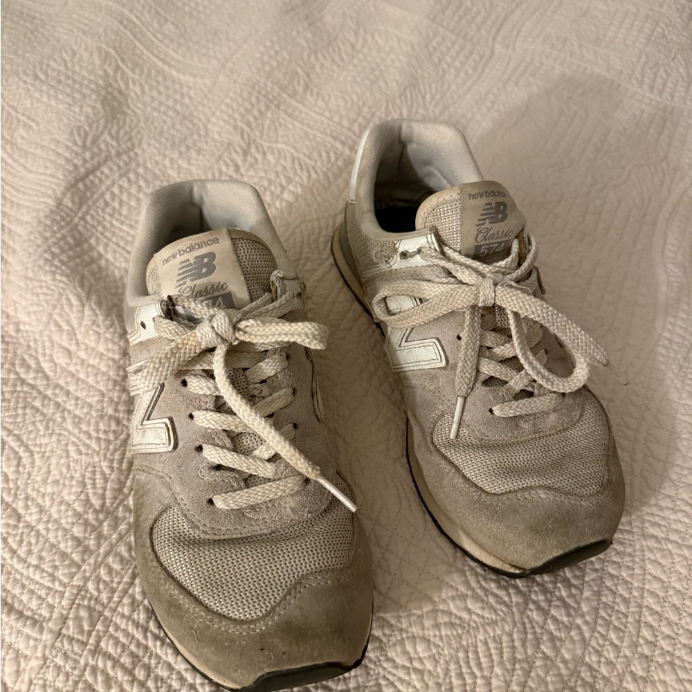 New Balance Classic Light Gray Sneakers